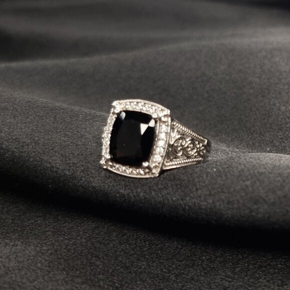 Vintage Black Onyx Sterling Silver Ring With Ornate Filigree Design - Picture 6 of 8